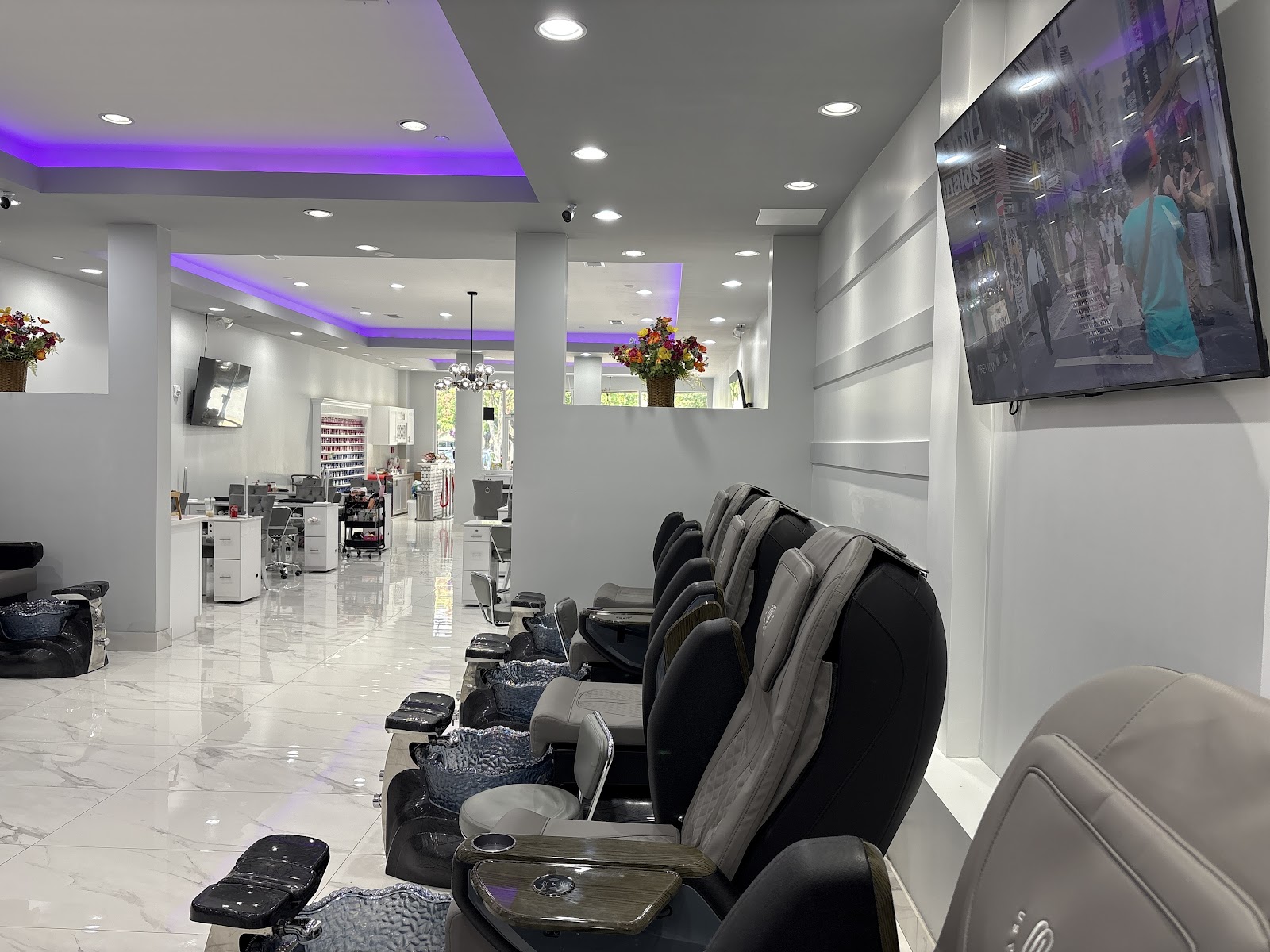 Lush Nail Bar Barrett nail photo 5